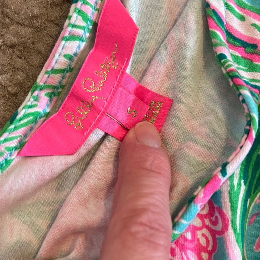 Lilly Pulitzer Parigi romper coming in hot pink EUC - Picture 3 of 4